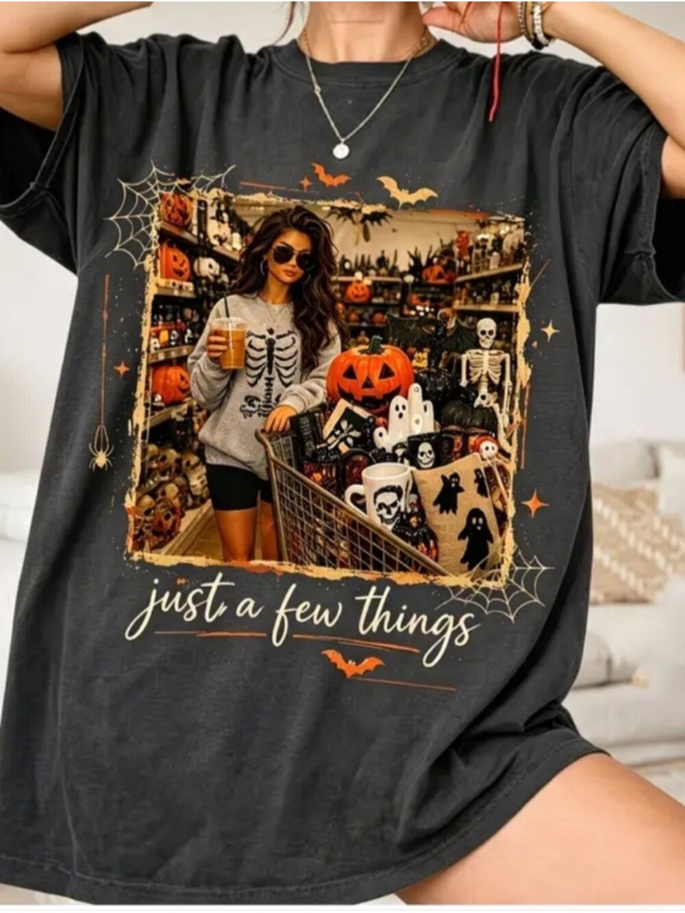 Halloween Graphic Tee - grey "Just A Few Things"